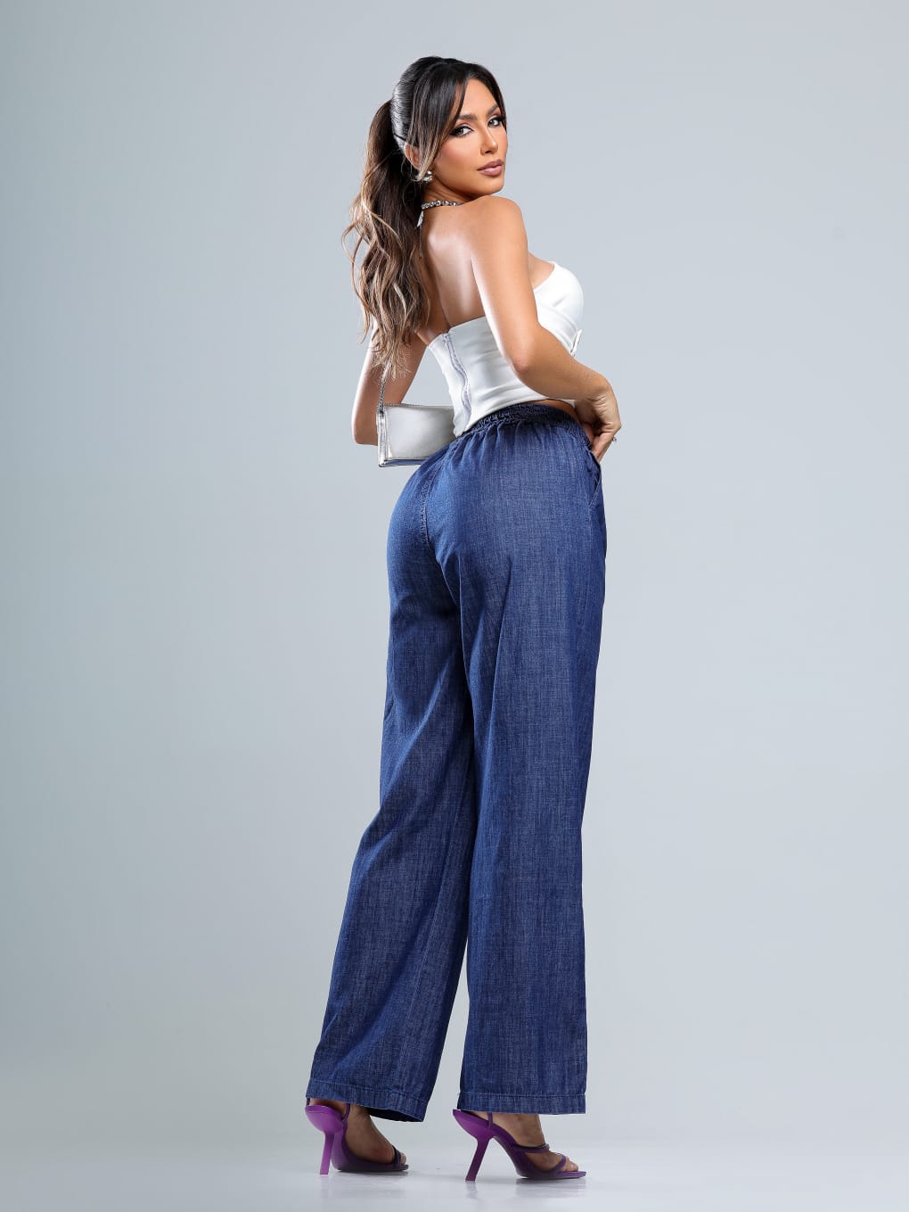 Calça Pantalona Jeans, elástico na cintura, conforto e elegância - Imagem 3