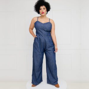 Macacão Feminino Jeans Plus Size com Alça Ajustável