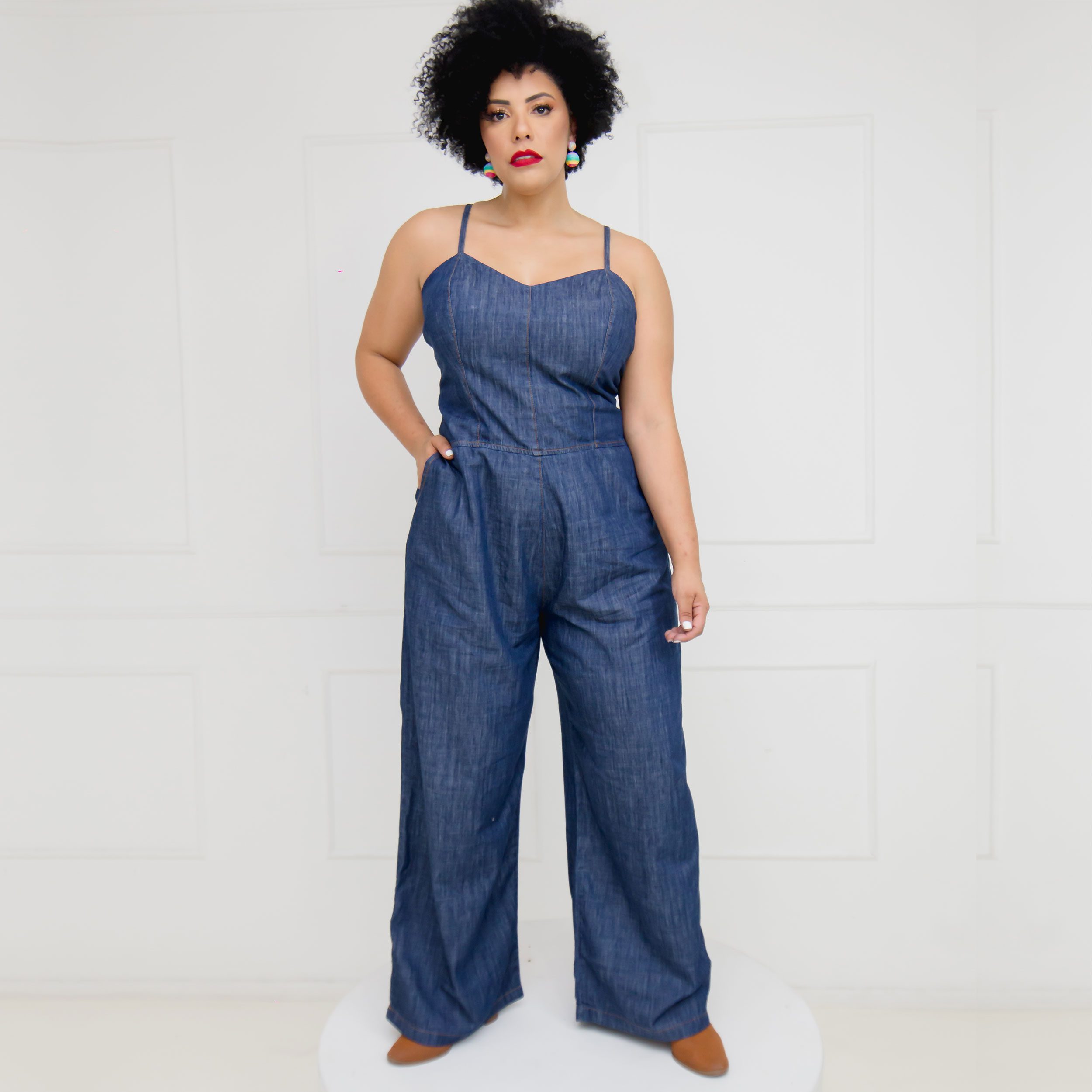 Macacão Feminino Jeans Plus Size com Alça Ajustável