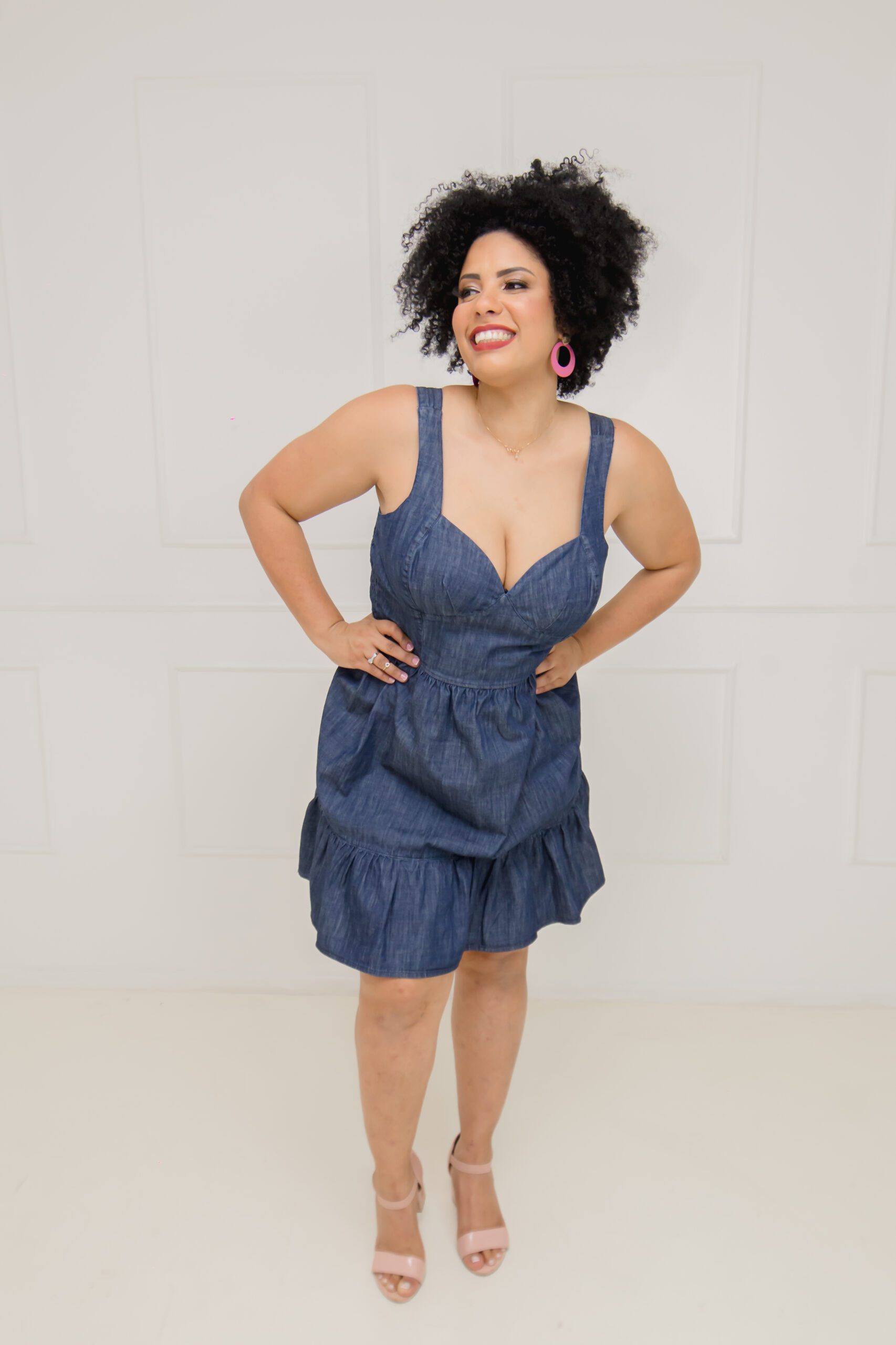 Vestido jeans curto feminino - Imagem 4