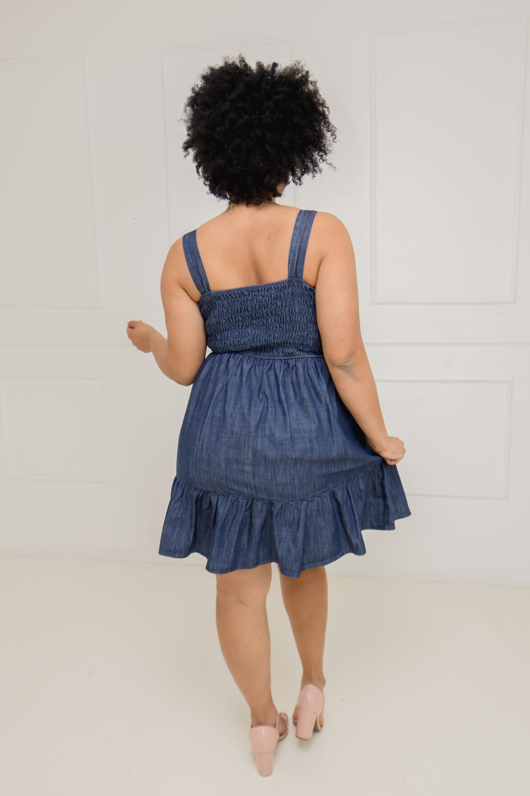 Vestido jeans curto feminino - Imagem 3
