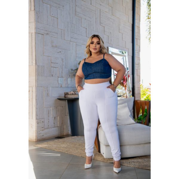 Cropped Jeans Plus Size, elásticos nas costas, alça ajustável - Imagem 4