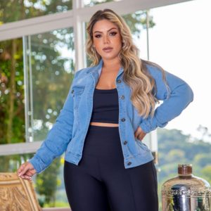 JAQUETA JEANS PLUS SIZE, COM LYCRA, LAVAGEM CLARA