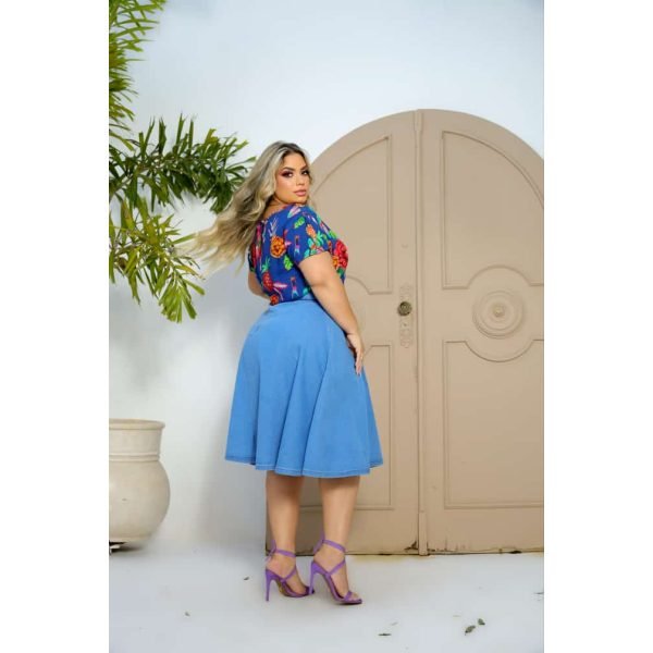 Saia Jeans, Midi Gode, com fechamento de ziper na cintura, Plus Size. - Imagem 2