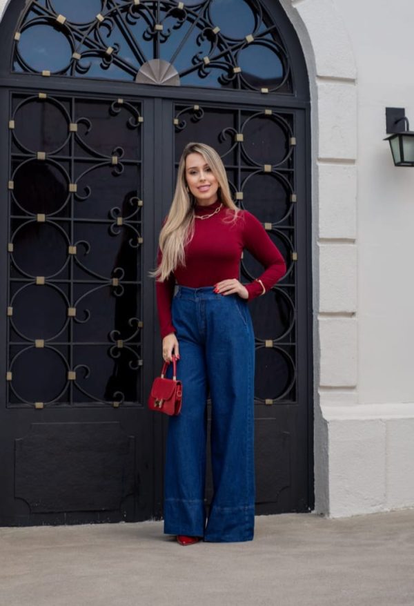 Calça Pantalona Jeans Wide Leg com Detalhe na Barra - Imagem 2