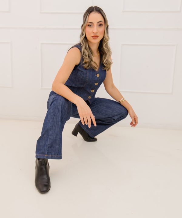 Conjunto Colete Jeans Com Botões e Calça Pantalona Jeans Cintura Alta - Imagem 3