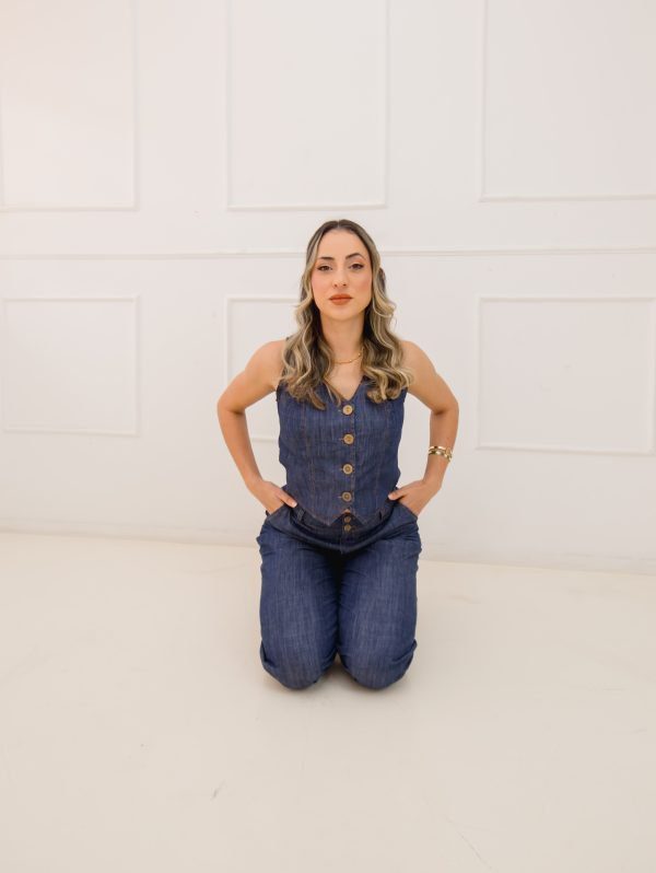Conjunto Colete Jeans Com Botões e Calça Pantalona Jeans Cintura Alta - Imagem 14