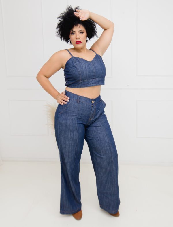 Conjunto Cropped e Calça Pantalona Jeans Plus Size