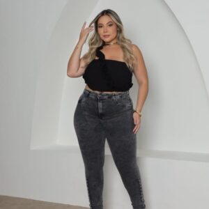 Calça Jeans Grafite, detalhe de rasgos